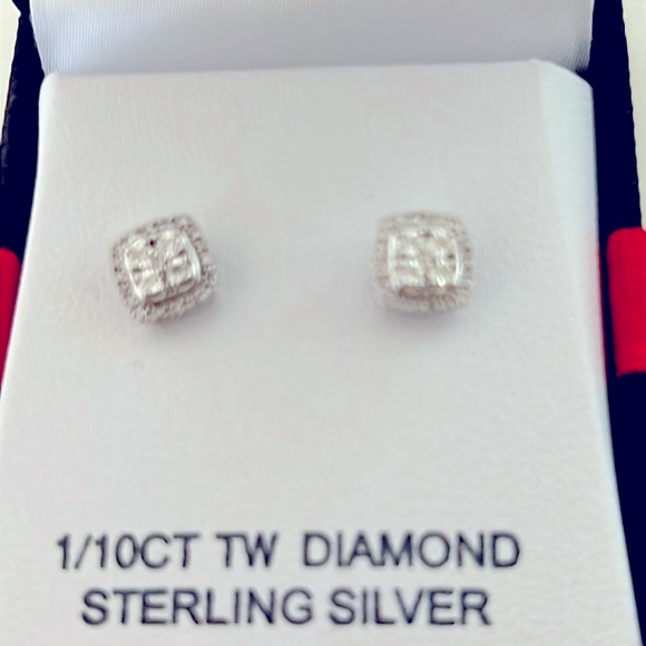 New Diamond 1/10 ct sterling silver earning - Picture 8 of 13